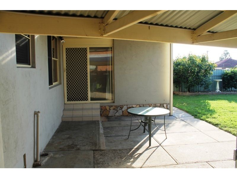 16 MELROSE DRIVE, Wodonga VIC 3690