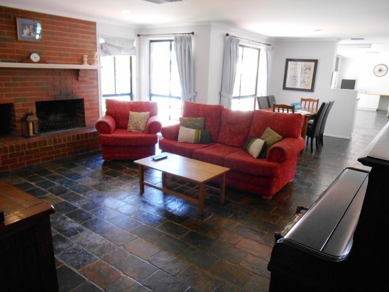 5 FLOWER PLACE, Wodonga VIC 3690