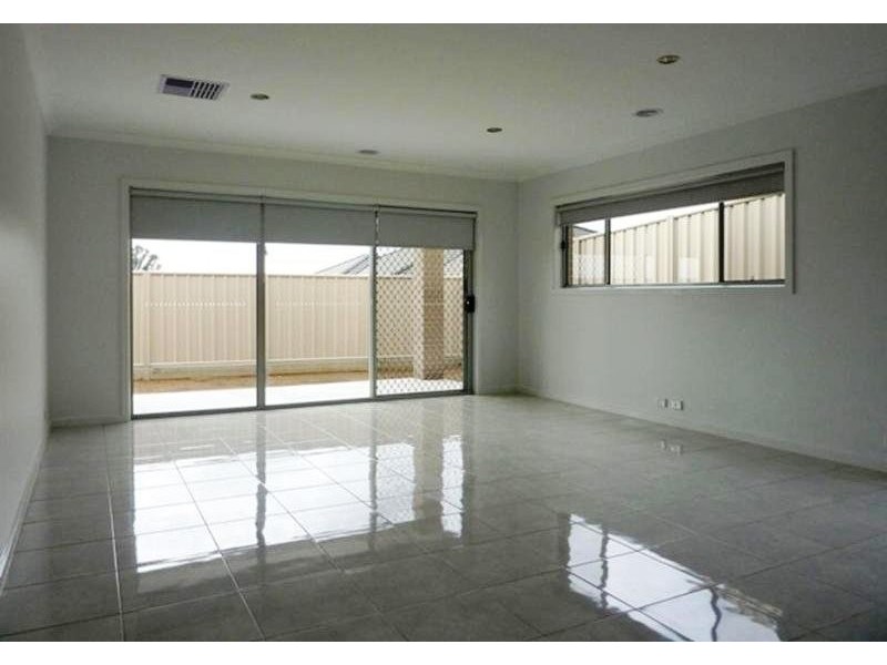 3/2A WARWICK ROAD, Wodonga VIC 3690