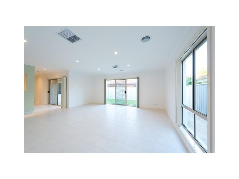 2 BIRKDALE TERRACE, Wodonga VIC 3690