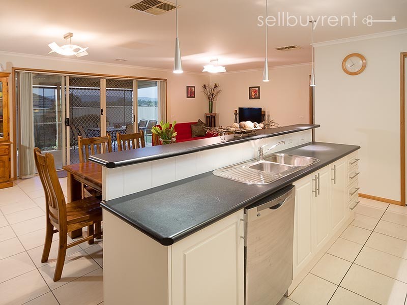 31 THORNEYCROFT AVENUE, Wodonga VIC 3690