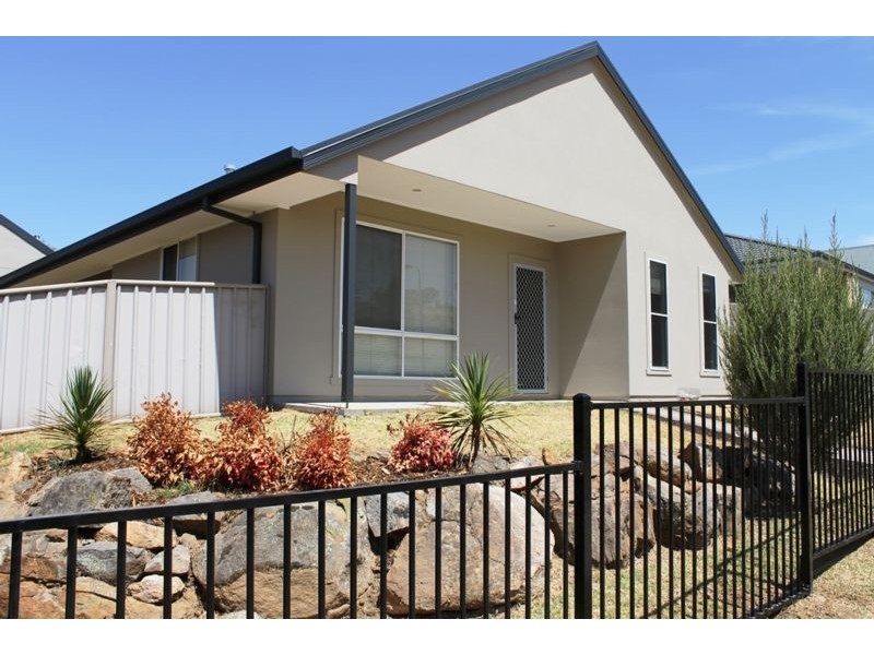 93 YARRALUMLA DRIVE, Wodonga VIC 3690