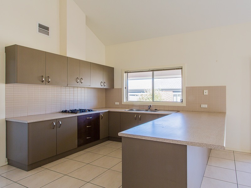 93 YARRALUMLA DRIVE, Wodonga VIC 3690