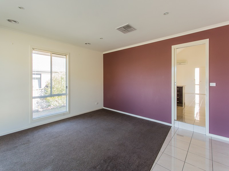 93 YARRALUMLA DRIVE, Wodonga VIC 3690