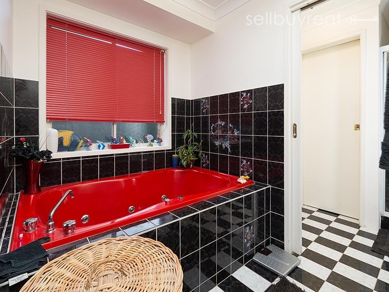 33 WARE AVENUE, Wodonga VIC 3690