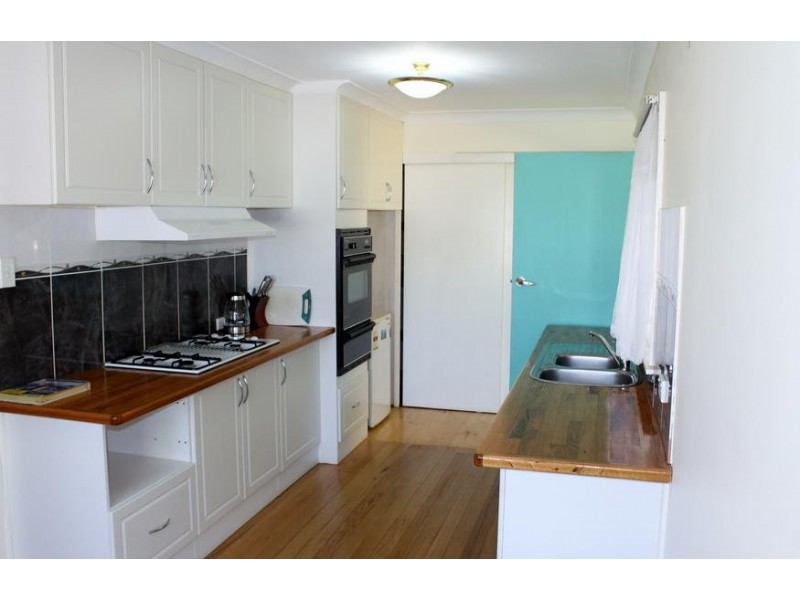 102 TARAKAN STREET, Wodonga VIC 3690