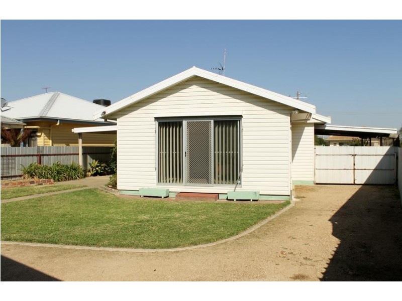 102 TARAKAN STREET, Wodonga VIC 3690
