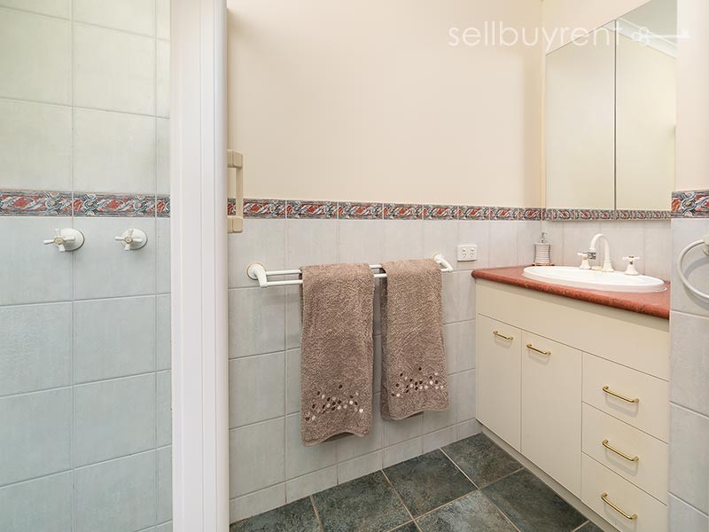 6 CLIFFORD COURT, Wodonga VIC 3690