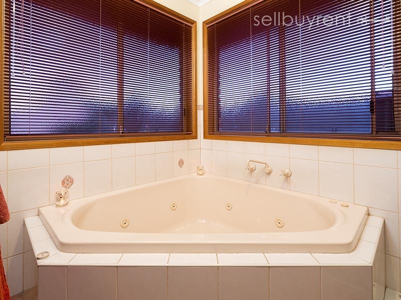 6 CLIFFORD COURT, Wodonga VIC 3690