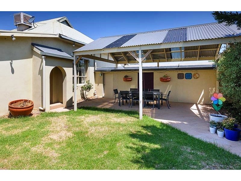 10 ATHOL STREET, Wodonga VIC 3690