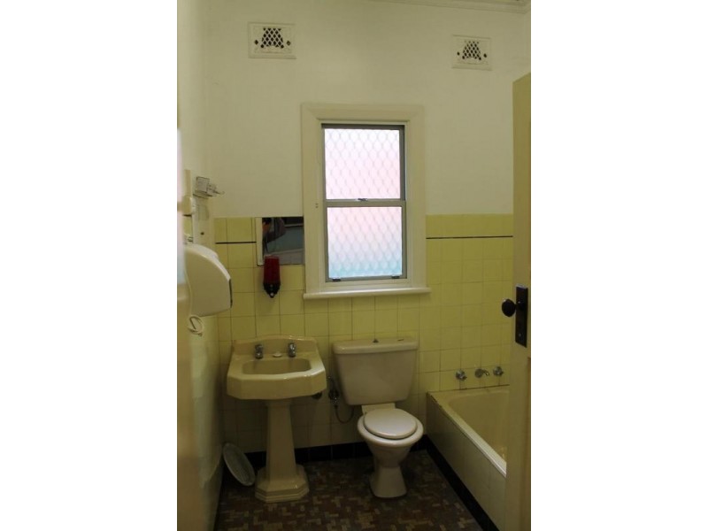 528 THURGOONA STREET, Albury NSW 2640