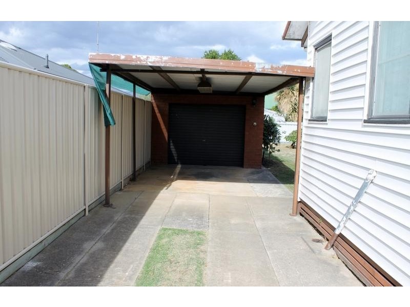 20 LYNDREN STREET, Wodonga VIC 3690