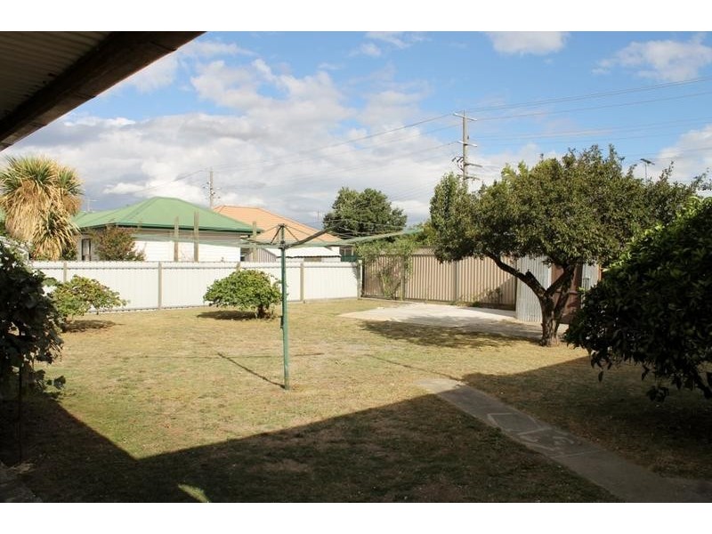 20 LYNDREN STREET, Wodonga VIC 3690