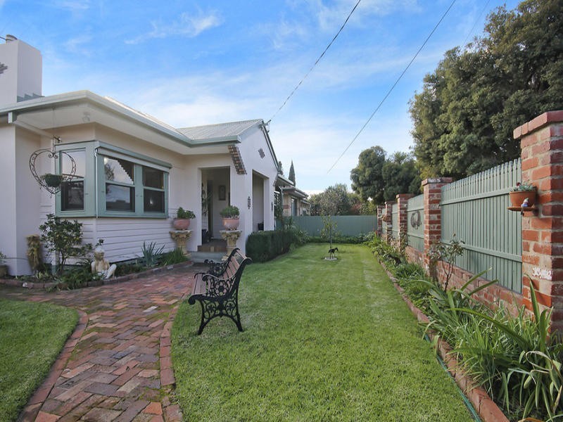 19 BURNLEY STREET, Wodonga VIC 3690