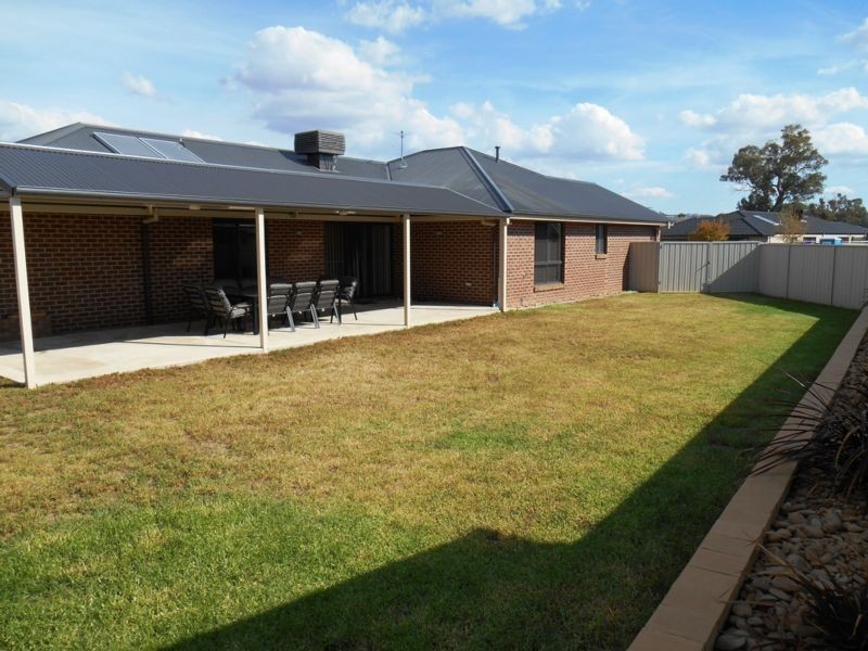 7 LAUREN PLACE, Wodonga VIC 3690
