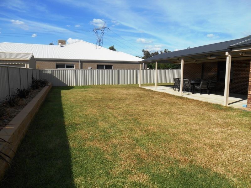 7 LAUREN PLACE, Wodonga VIC 3690