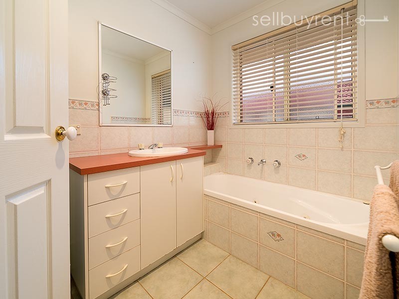 8 CARAWAY STREET, Baranduda VIC 3691