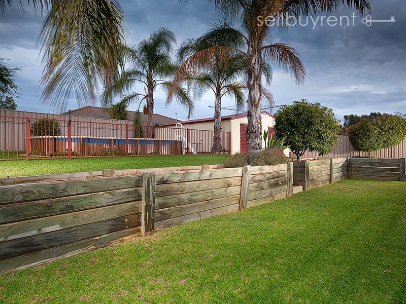 8 CARAWAY STREET, Baranduda VIC 3691