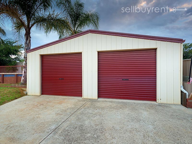 8 CARAWAY STREET, Baranduda VIC 3691