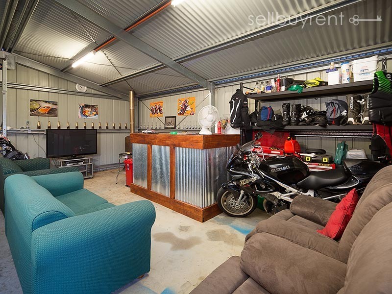 8 CARAWAY STREET, Baranduda VIC 3691