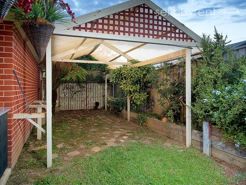 8 CARAWAY STREET, Baranduda VIC 3691