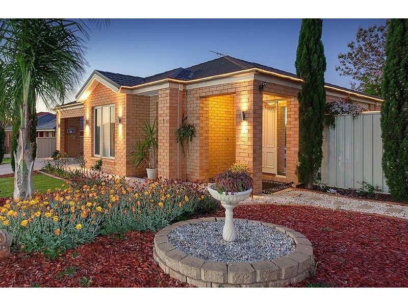 8 THORNEYCROFT AVENUE, Wodonga VIC 3690