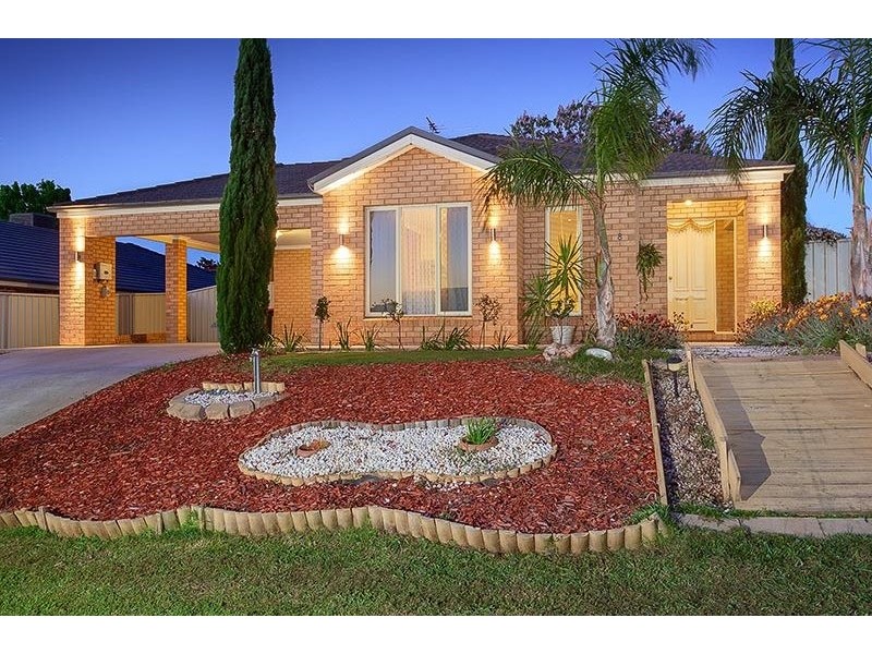 8 THORNEYCROFT AVENUE, Wodonga VIC 3690