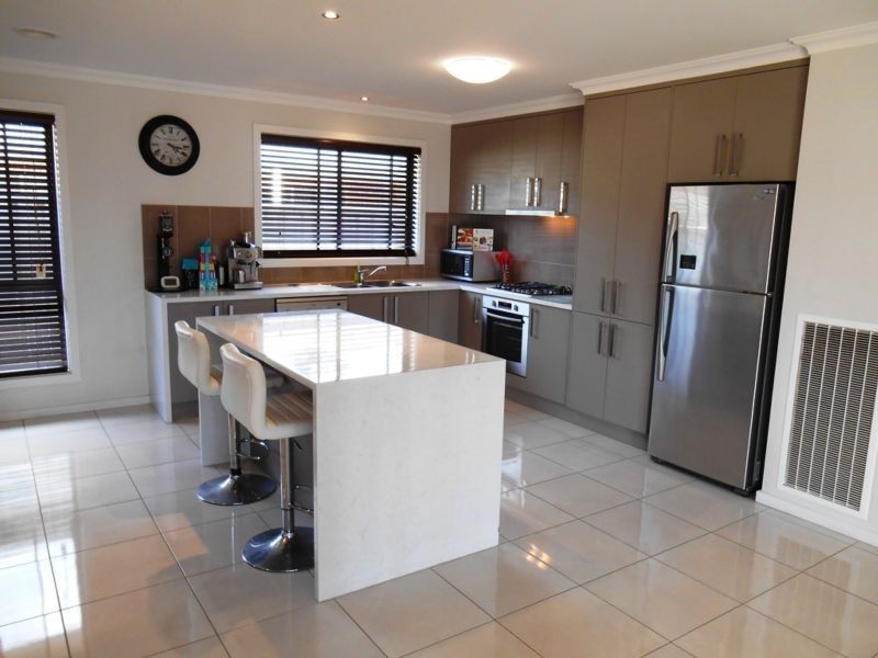 7 LAUREN PLACE, Wodonga VIC 3690