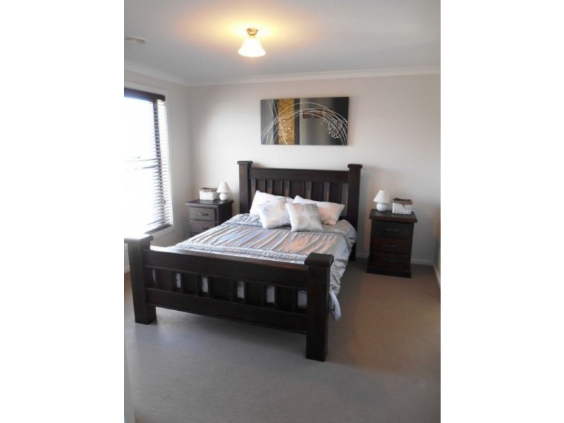 7 LAUREN PLACE, Wodonga VIC 3690