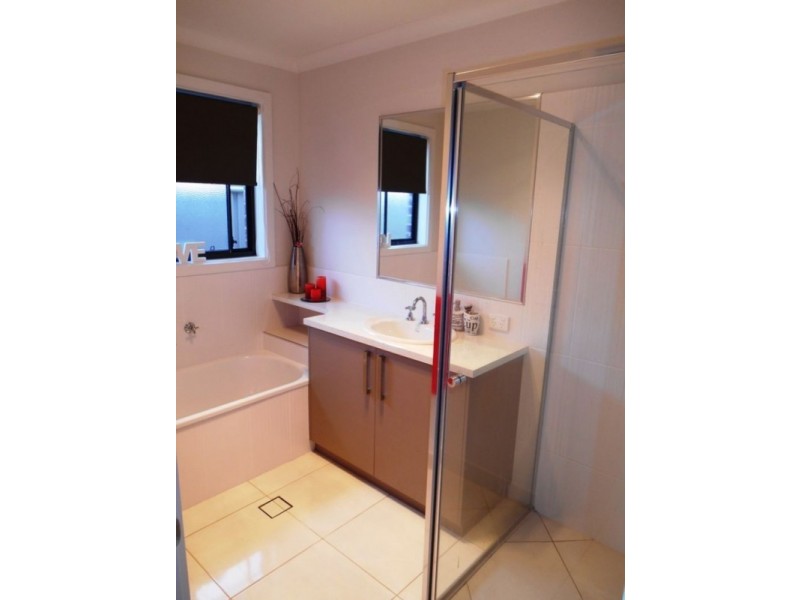 7 LAUREN PLACE, Wodonga VIC 3690