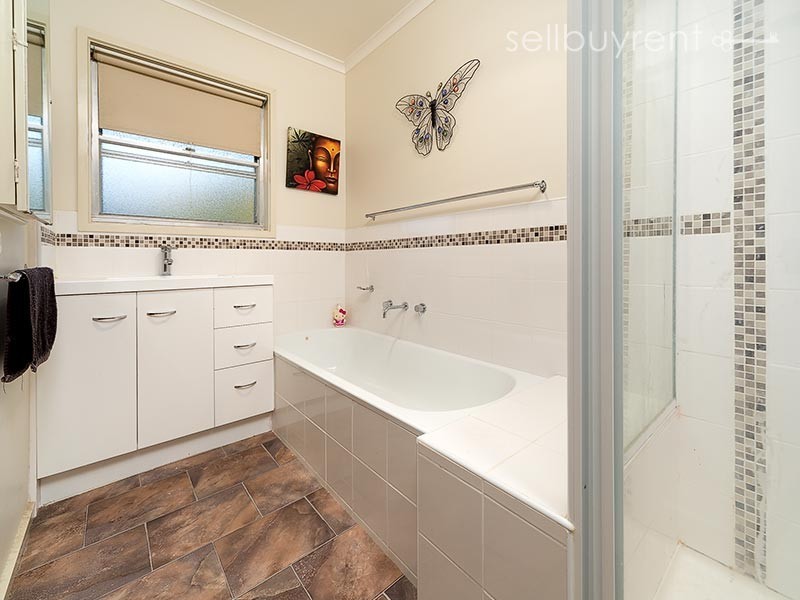 110 HUON HILL ROAD, Wodonga VIC 3690