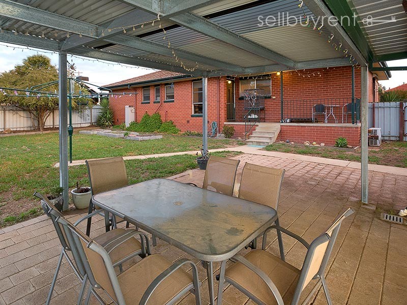 110 HUON HILL ROAD, Wodonga VIC 3690