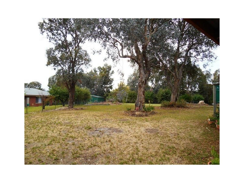 32 HOWARDS ROAD, Baranduda VIC 3691