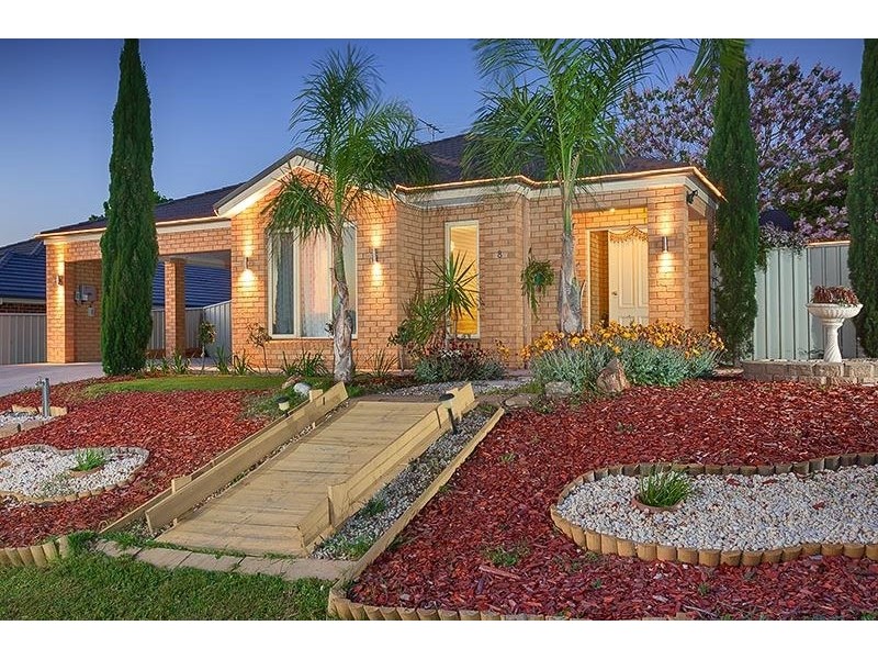 8 THORNEYCROFT AVENUE, Wodonga VIC 3690