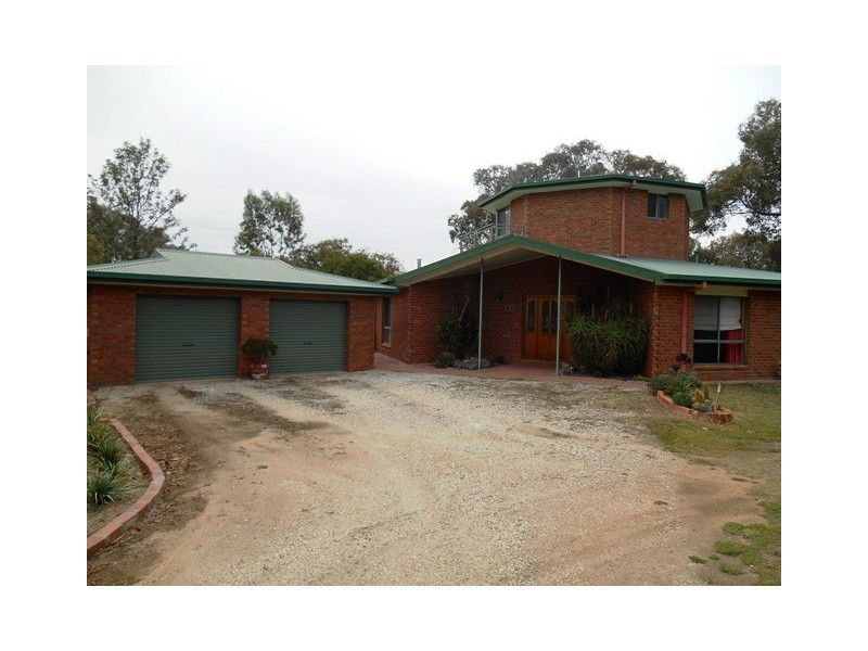 32 HOWARDS ROAD, Baranduda VIC 3691