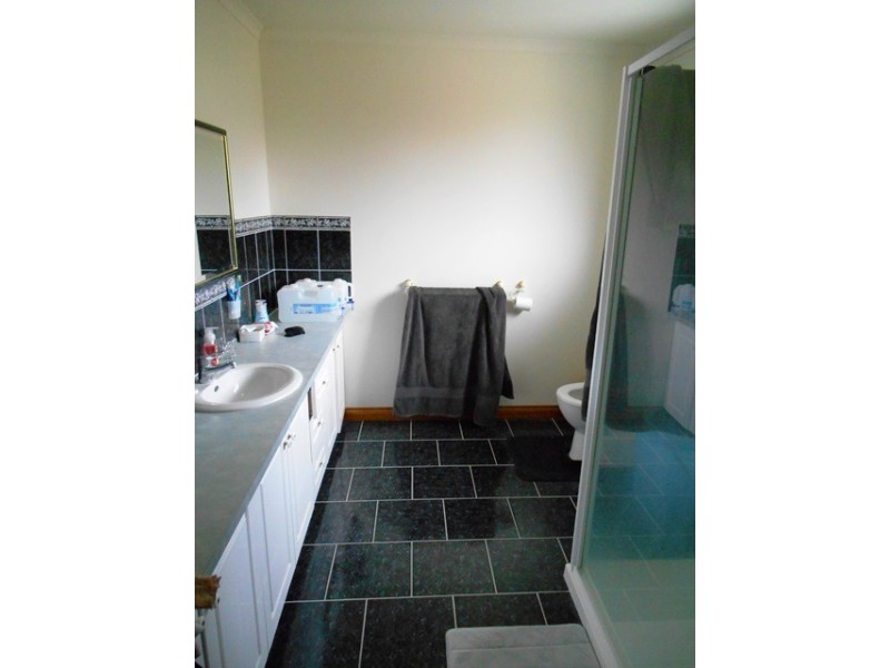 32 HOWARDS ROAD, Baranduda VIC 3691