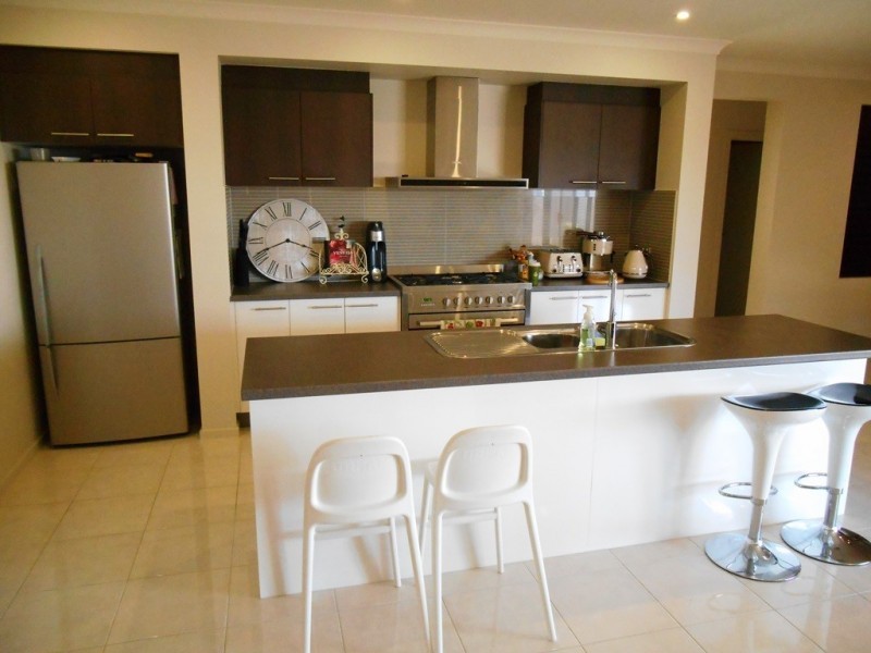 14 BURTON CRESCENT, Wodonga VIC 3690