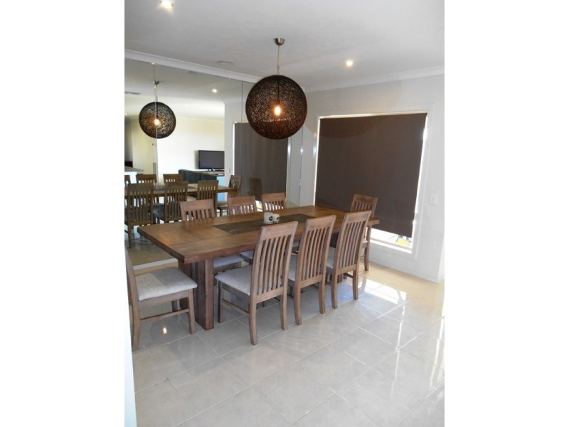 14 BURTON CRESCENT, Wodonga VIC 3690