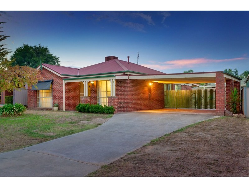 14 THOMAS PLACE, Wodonga VIC 3690
