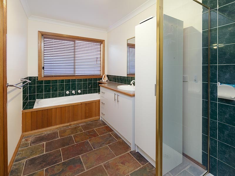 14 THOMAS PLACE, Wodonga VIC 3690
