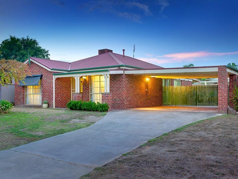 14 THOMAS PLACE, Wodonga VIC 3690