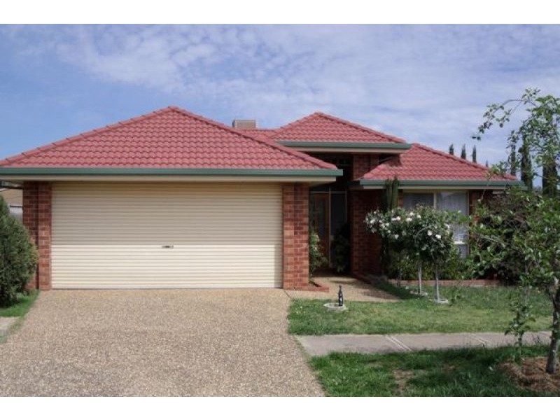 7 FALCON CIRCUIT, Wodonga VIC 3690