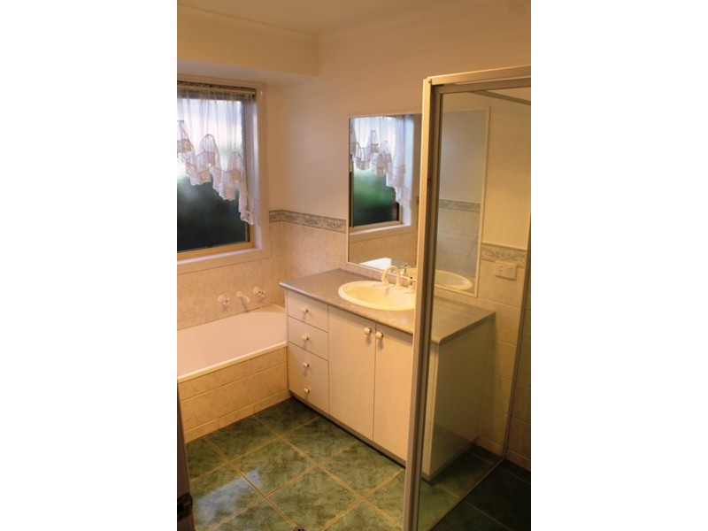 7 FALCON CIRCUIT, Wodonga VIC 3690