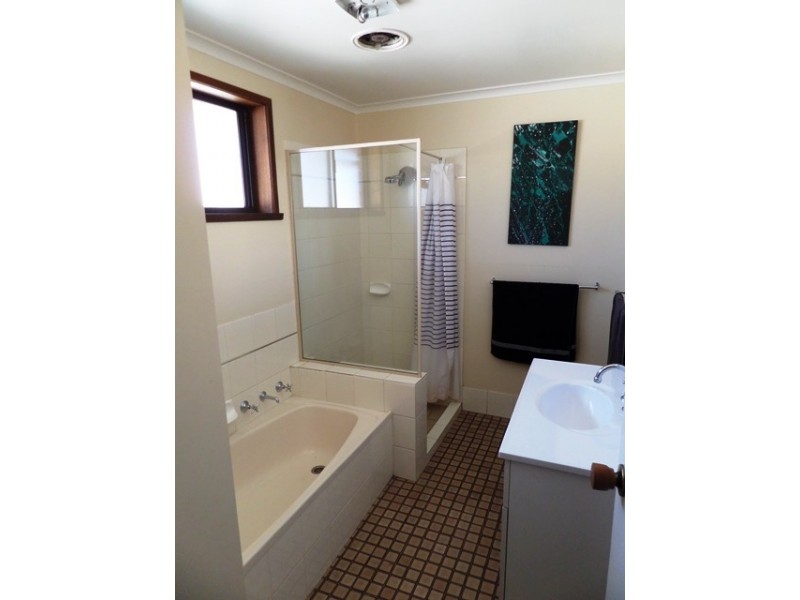 3/7 BURNS COURT, Wodonga VIC 3690