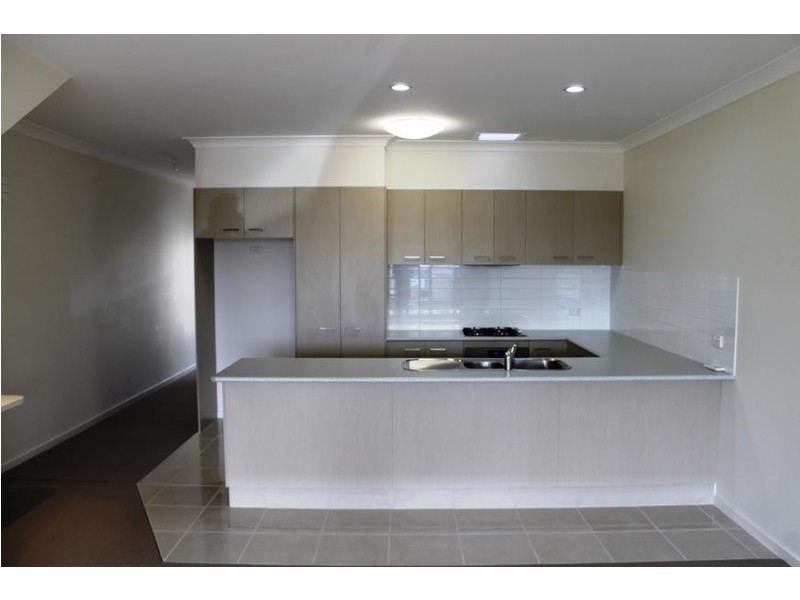 18 ELMWOOD CIRCUIT, Wodonga VIC 3690