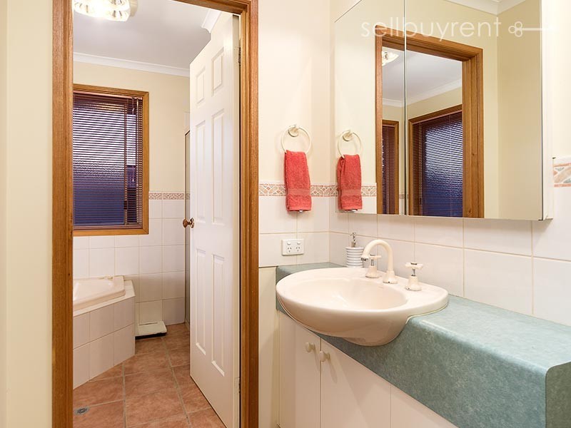 6 CLIFFORD COURT, Wodonga VIC 3690