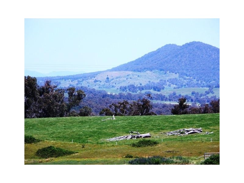6 MANOR PLACE, Yackandandah VIC 3749