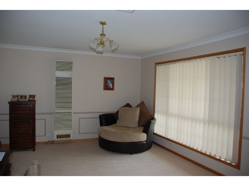 3 SAUNDERS CRESCENT, Wodonga VIC 3690