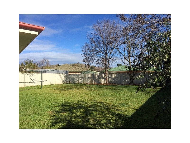 3 SAUNDERS CRESCENT, Wodonga VIC 3690