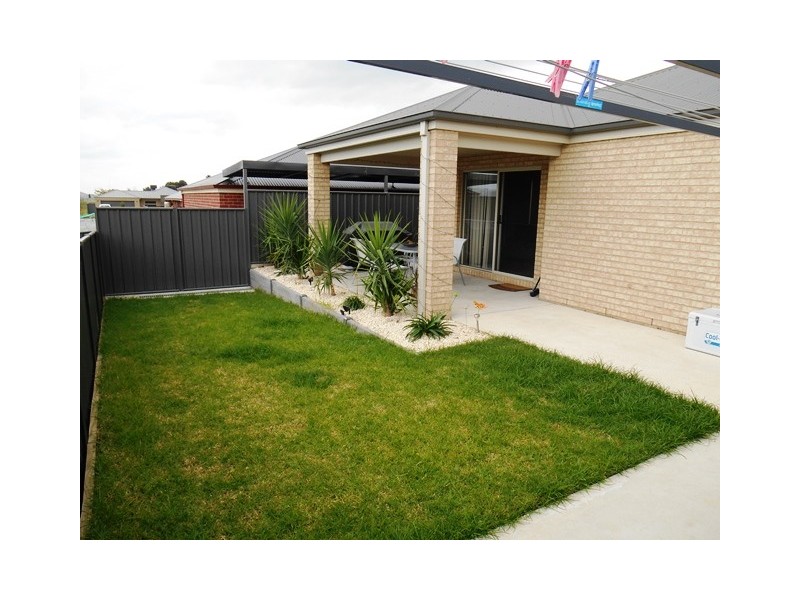 2 LYSTERFIELD LANE, Wodonga VIC 3690